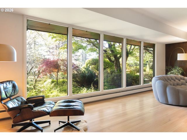 6140 Sw MILL St, Portland, OR 97221