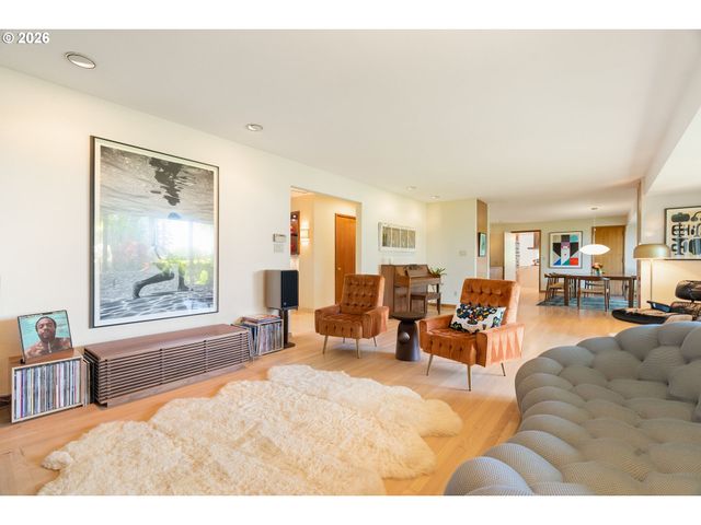 6140 Sw MILL St, Portland, OR 97221