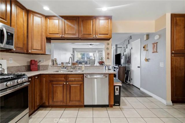 1101 W Francis G, Ontario, CA 91762