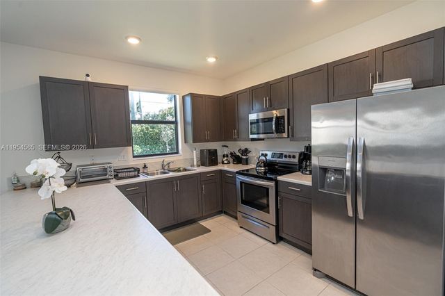 139 NE 27th Ter, Homestead, FL 33033