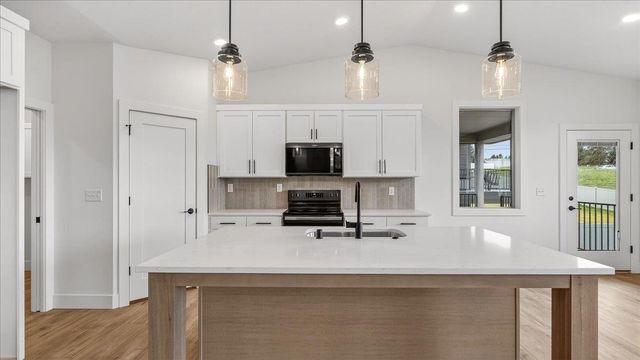 16767 N Wellington Rd, Colbert, WA 99005