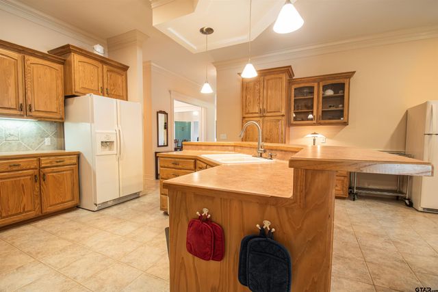 402 Prince Charles, Whitehouse, TX 75791