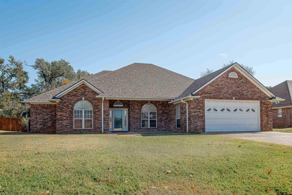 402 Prince Charles, Whitehouse, TX 75791