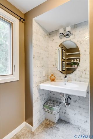 470 Dover Knoll Rd, Goochland, VA 23103