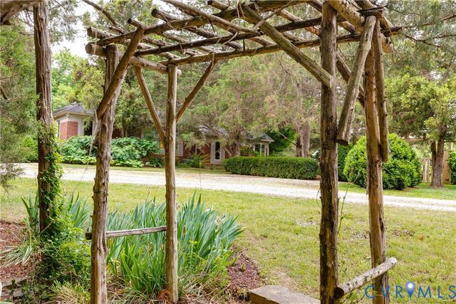 470 Dover Knoll Rd, Goochland, VA 23103