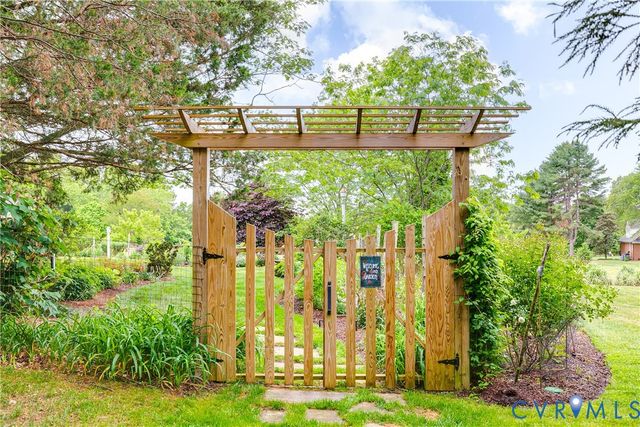470 Dover Knoll Rd, Goochland, VA 23103