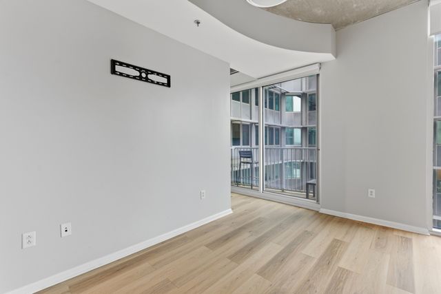 415 Church St Apt 2409, Nashville, TN 37219