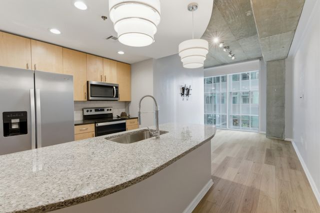 415 Church St Apt 2409, Nashville, TN 37219