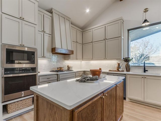 2900 NW 160th Street, Edmond, OK 73013