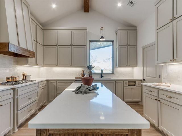 2900 NW 160th Street, Edmond, OK 73013