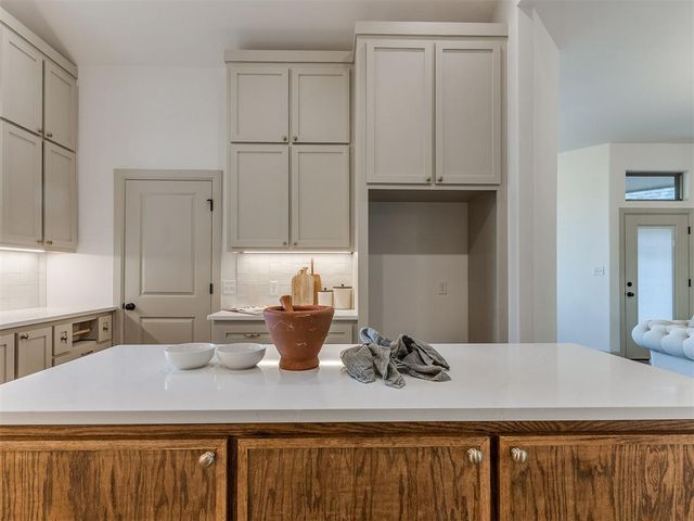 2900 NW 160th Street, Edmond, OK 73013