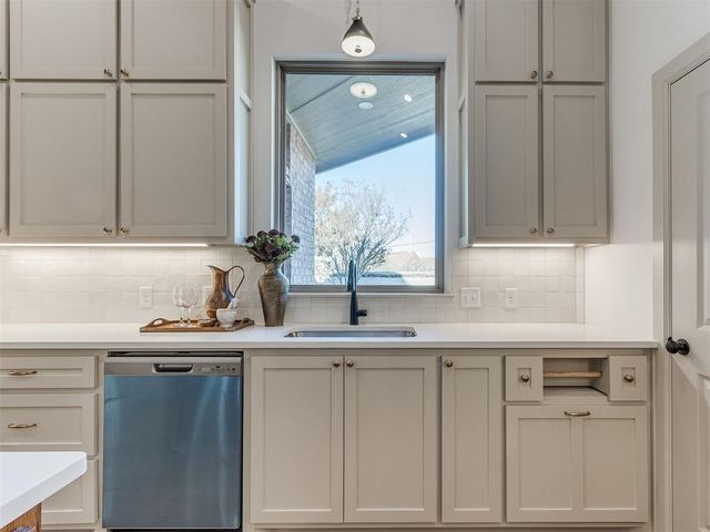 2900 NW 160th Street, Edmond, OK 73013