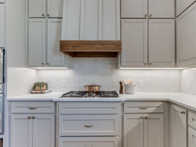 2900 NW 160th Street, Edmond, OK 73013