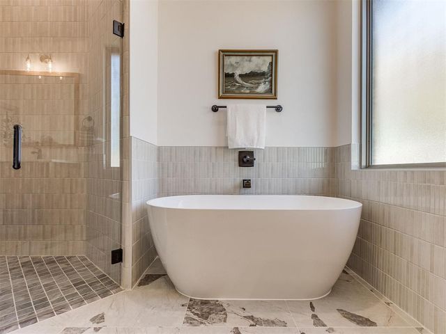 2900 NW 160th Street, Edmond, OK 73013