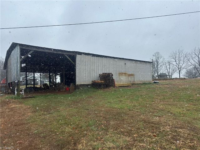 6600 Windsor Road, Hamptonville, NC 27020