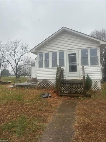 6600 Windsor Road, Hamptonville, NC 27020