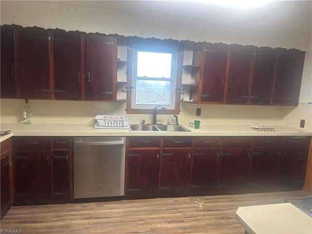 6600 Windsor Road, Hamptonville, NC 27020