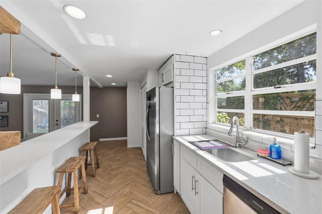 1209 E CRENSHAW STREET, Tampa, FL 33604