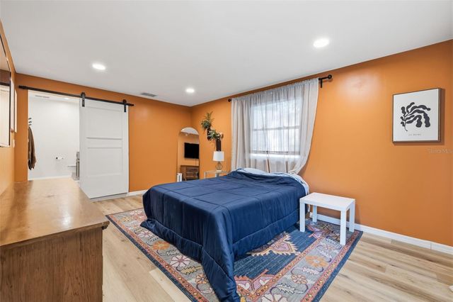 1209 E CRENSHAW STREET, Tampa, FL 33604