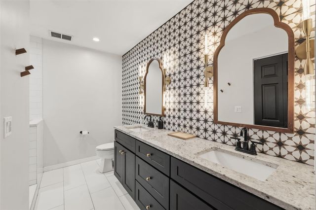 1209 E CRENSHAW STREET, Tampa, FL 33604