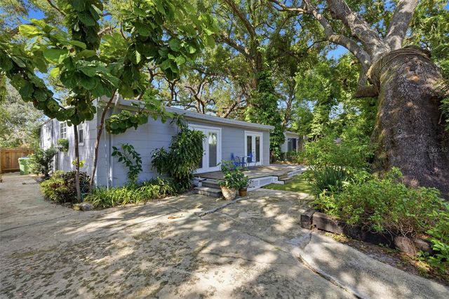 1209 E CRENSHAW STREET, Tampa, FL 33604