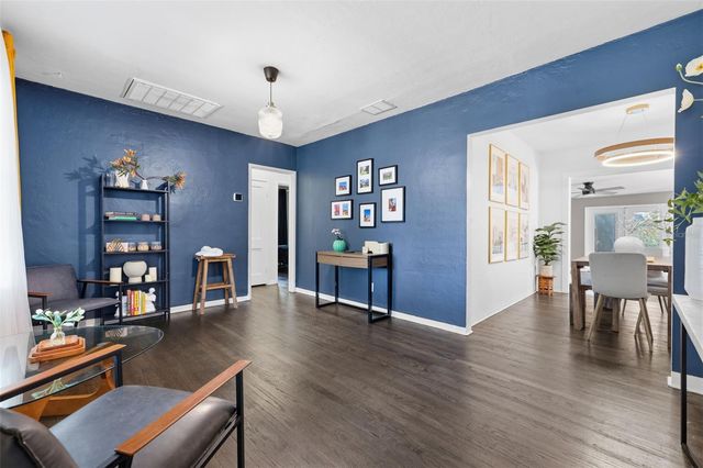 1209 E CRENSHAW STREET, Tampa, FL 33604