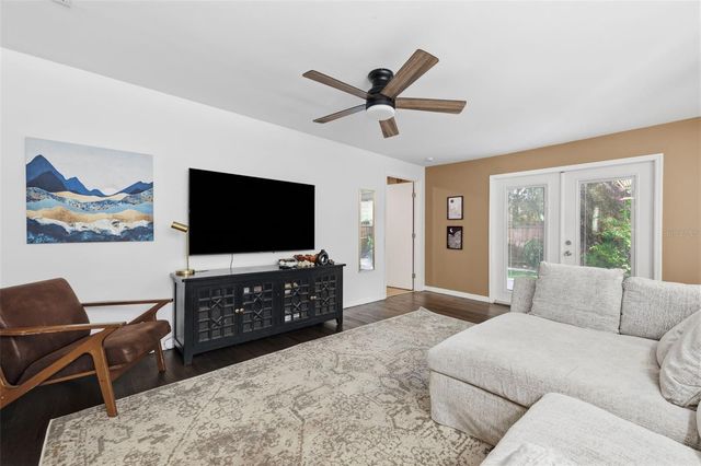 1209 E CRENSHAW STREET, Tampa, FL 33604