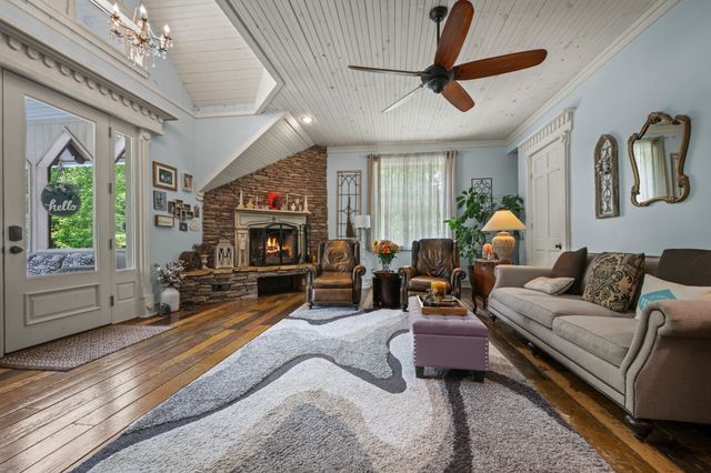 7646 Highway 100, Bon Aqua, TN 37025
