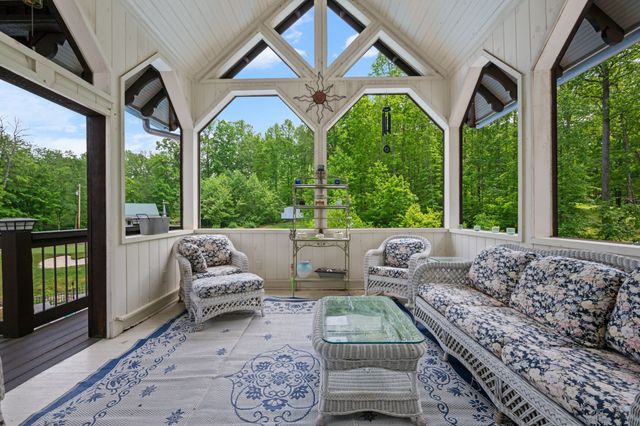 7646 Highway 100, Bon Aqua, TN 37025