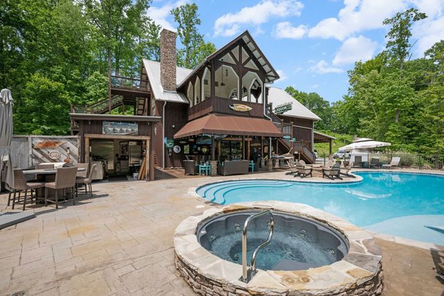 7646 Highway 100, Bon Aqua, TN 37025