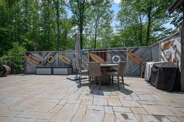 7646 Highway 100, Bon Aqua, TN 37025