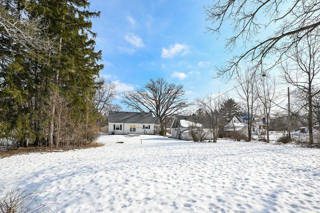 2465 Thornapple LANE, Brookfield, WI 53005