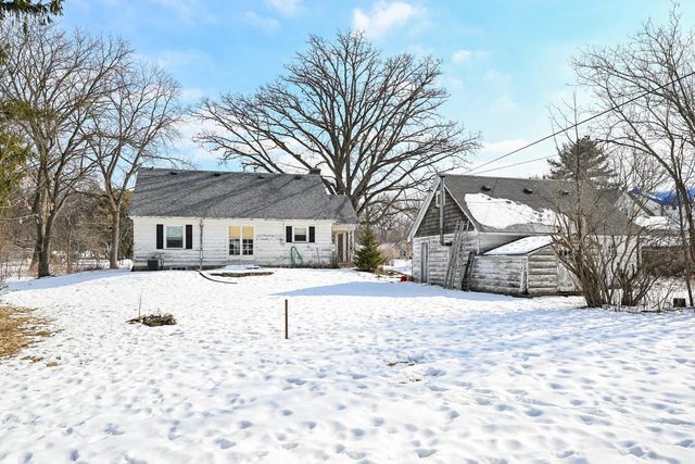 2465 Thornapple LANE, Brookfield, WI 53005