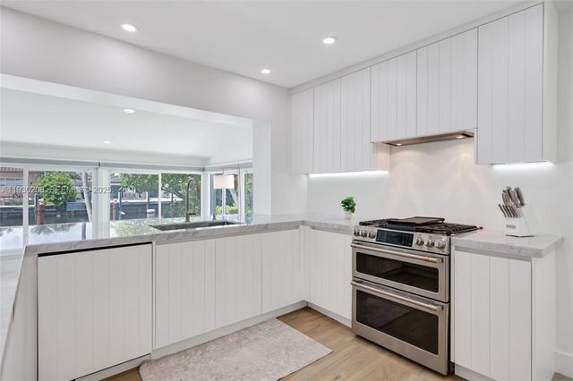 2448 SE 9th St, Pompano Beach, FL 33062