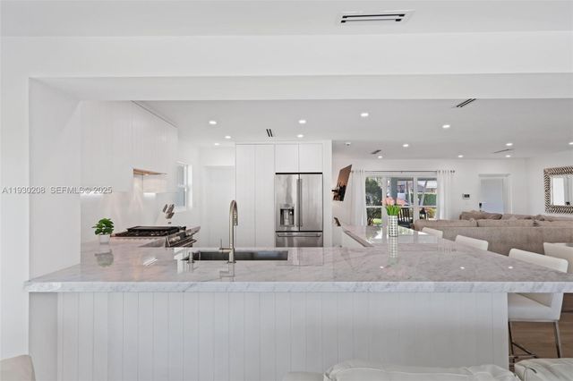 2448 SE 9th St, Pompano Beach, FL 33062