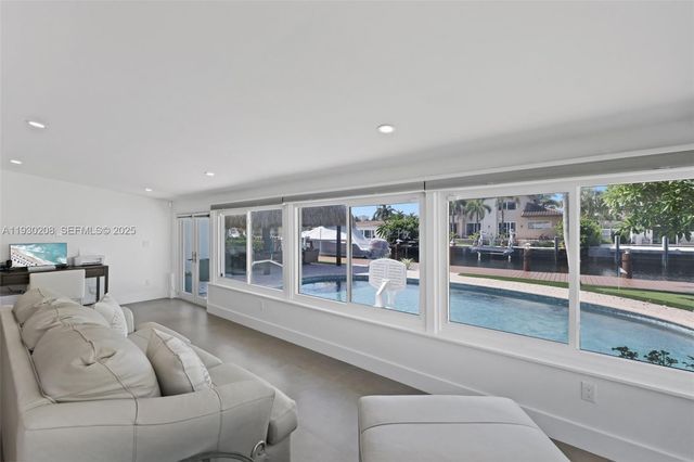 2448 SE 9th St, Pompano Beach, FL 33062