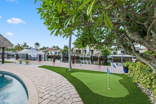 2448 SE 9th St, Pompano Beach, FL 33062