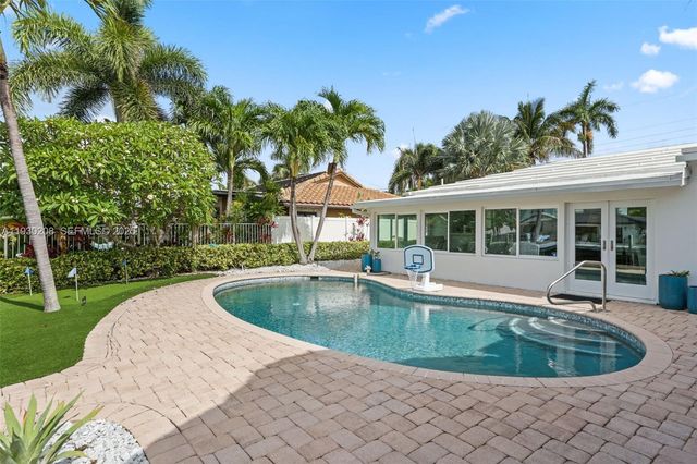 2448 SE 9th St, Pompano Beach, FL 33062