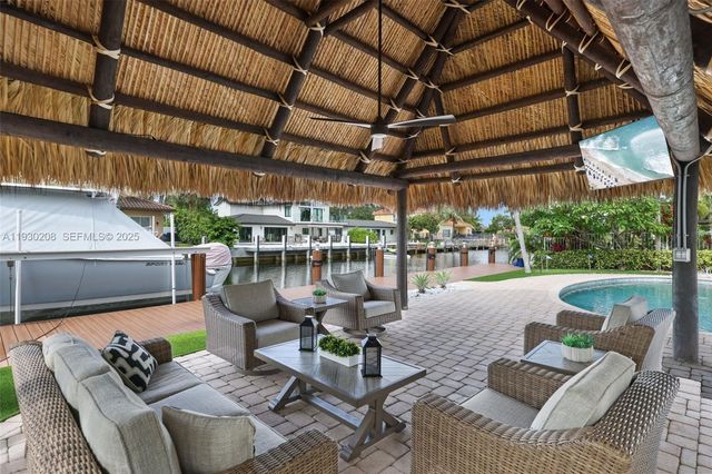 2448 SE 9th St, Pompano Beach, FL 33062