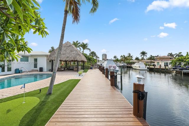 2448 SE 9th St, Pompano Beach, FL 33062