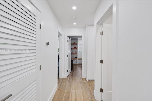 2448 SE 9th St, Pompano Beach, FL 33062