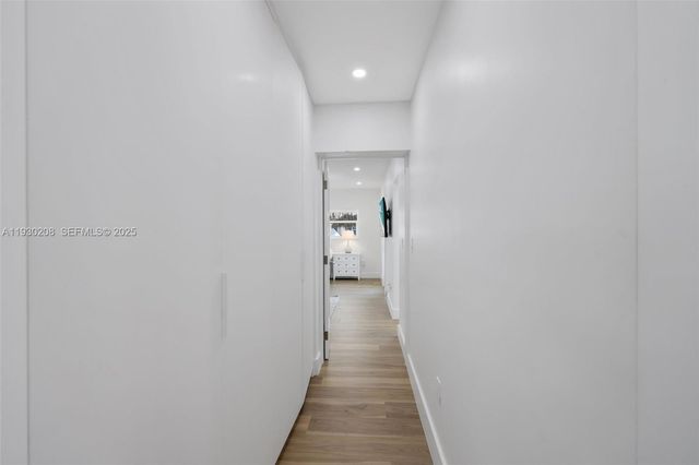 2448 SE 9th St, Pompano Beach, FL 33062