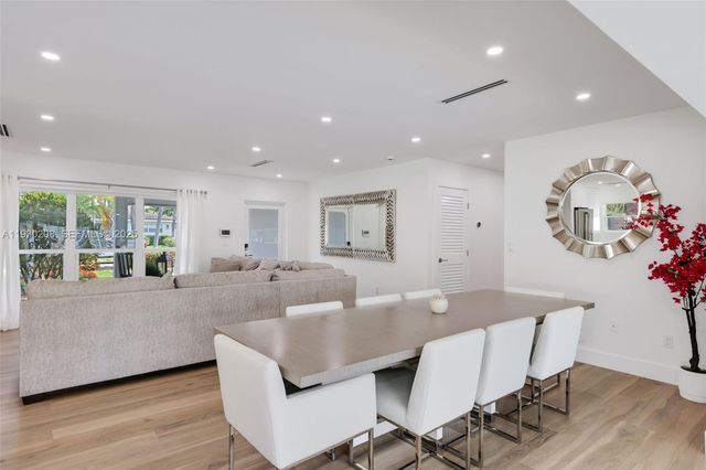 2448 SE 9th St, Pompano Beach, FL 33062