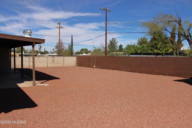 6711 E Nicaragua Drive, Tucson, AZ 85730