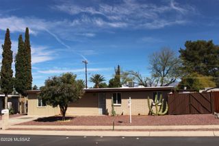 6711 E Nicaragua Drive, Tucson, AZ 85730