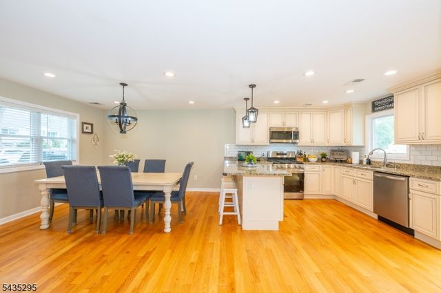 136 Redwood Ave, Wayne Twp., NJ 07470