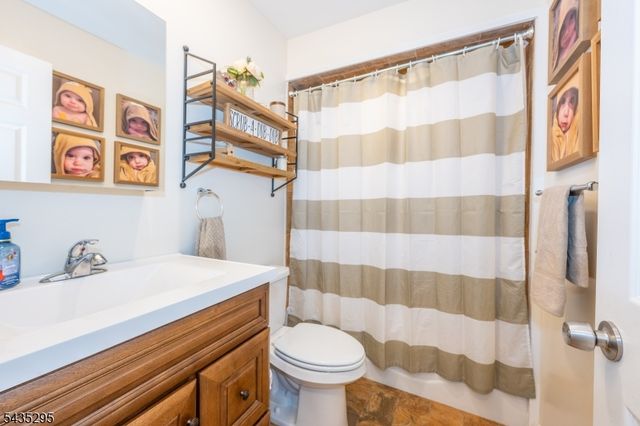136 Redwood Ave, Wayne Twp., NJ 07470