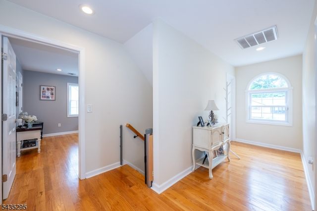 136 Redwood Ave, Wayne Twp., NJ 07470