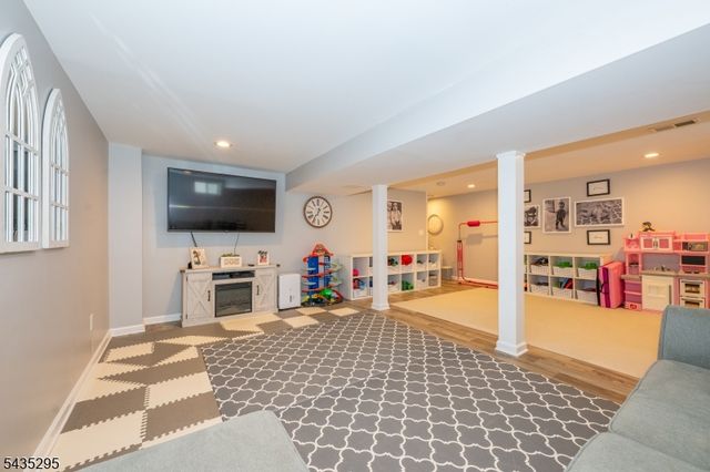 136 Redwood Ave, Wayne Twp., NJ 07470