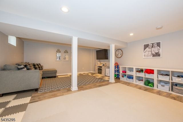 136 Redwood Ave, Wayne Twp., NJ 07470